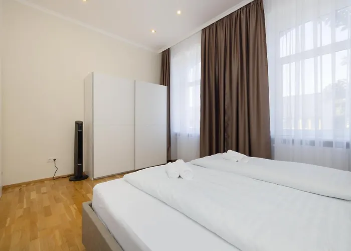 Deluxe Pasetti * Vienne