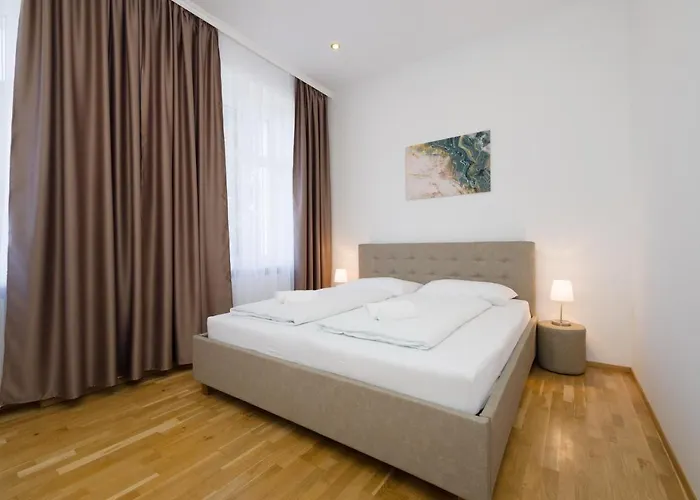 Deluxe Pasetti * Vienne